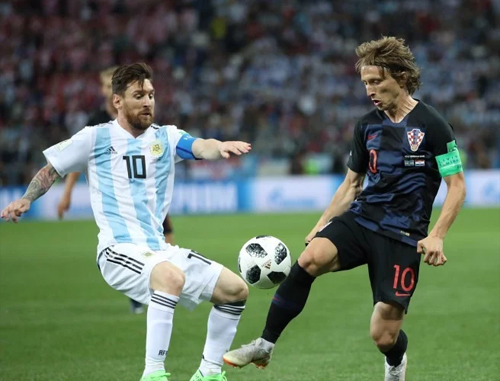 Modric: Hạ Argentina bằng cách không cho Messi nhận bóng