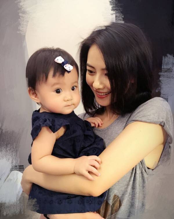 Sinh con đầu với người đã có vợ, lại mang bầu 5 tháng với người chưa ly hôn, bà mẹ 37 tuổi bị chị em mắng mỏ không thương tiếc