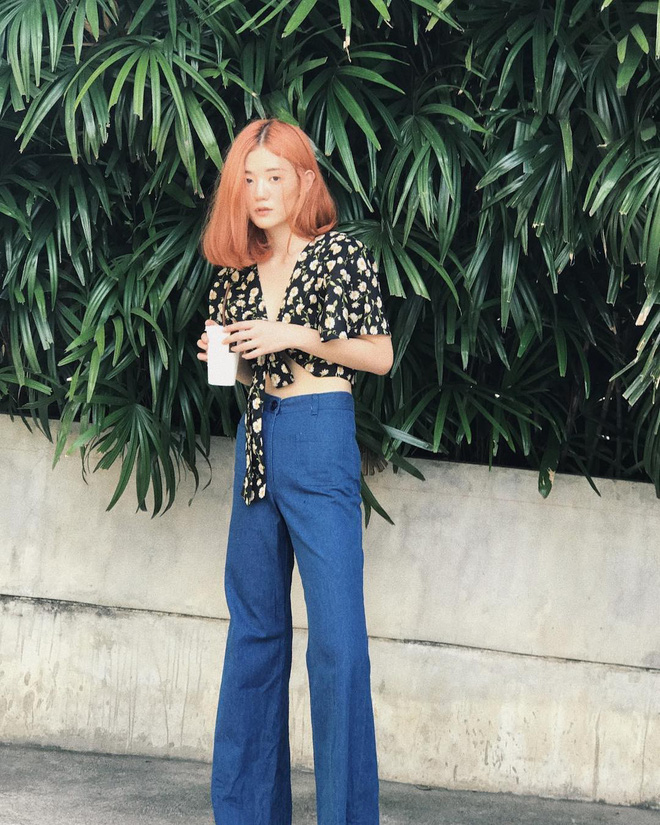 Chiếc crop top thắt nơ này đang khiến bao cô nàng từ Âu sang Á mê mẩn, mặc lên nhìn quyến rũ chết người Chiếc crop top thắt nơ này đang khiến bao cô nàng từ Âu sang Á mê mẩn, mặc lên nhìn quyến rũ chết người