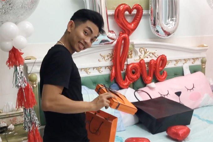 Khánh Thi trốn viện, bí mật về nhà tổ chức sinh nhật cho ông xã Phan Hiển