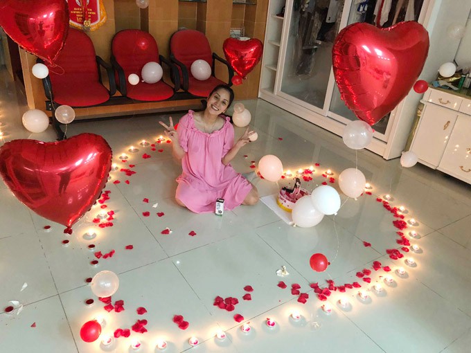Khánh Thi trốn viện, bí mật về nhà tổ chức sinh nhật cho ông xã Phan Hiển
