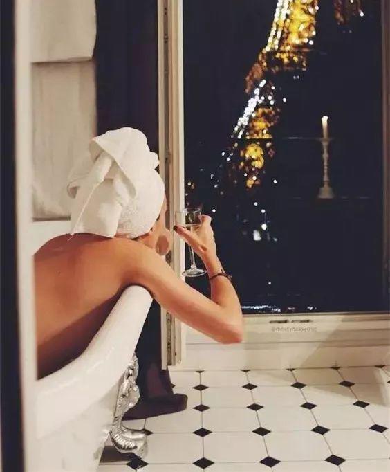 3 đạo cụ thời trang giúp chị em có những bức ảnh sống ảo cực chất