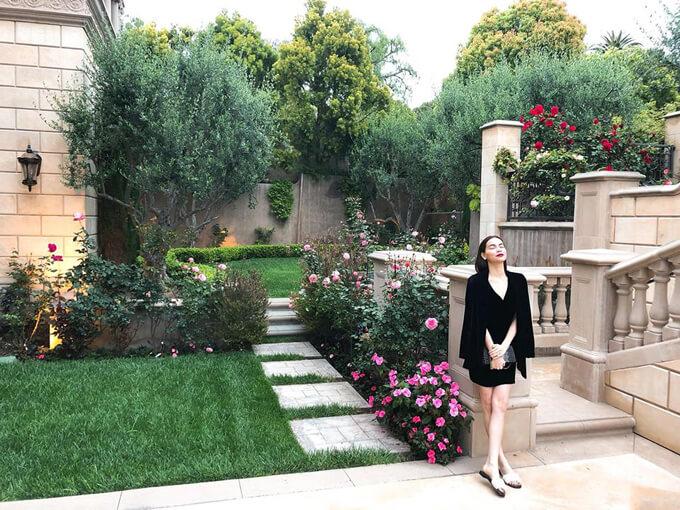 Sành điệu ra phố với loạt giày dép hot nhất mùa hè cùng Hồ Ngọc Hà