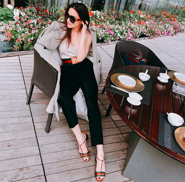 Sành điệu ra phố với loạt giày dép hot nhất mùa hè cùng Hồ Ngọc Hà