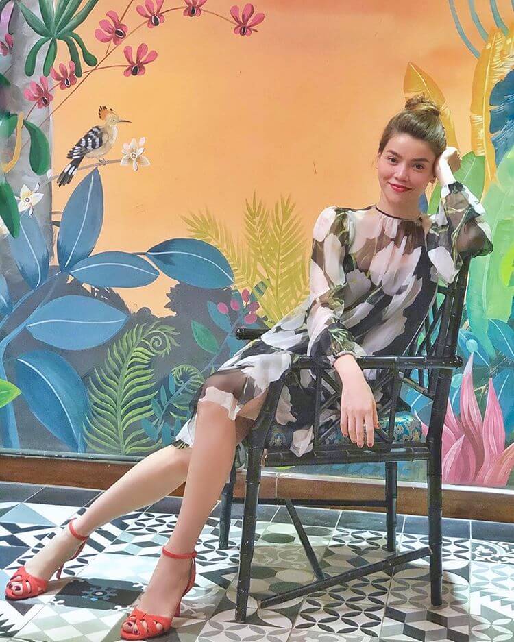 Sành điệu ra phố với loạt giày dép hot nhất mùa hè cùng Hồ Ngọc Hà