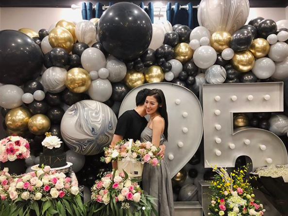 Lộ ảnh Tú Anh công khai thân mật với hôn phu sau khi tuyên bố chuyện kết hôn