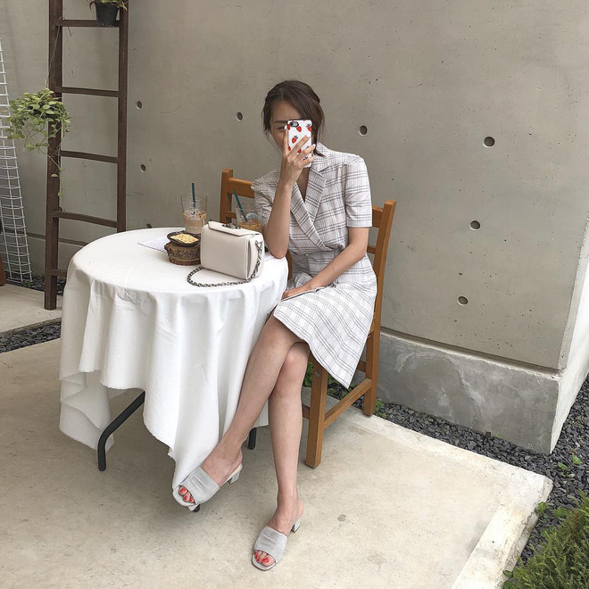 Hè đến, không gì tuyệt hơn là ngày nào cũng được diện loạt kiểu váy nhẹ tênh và xinh xắn hết nấc này