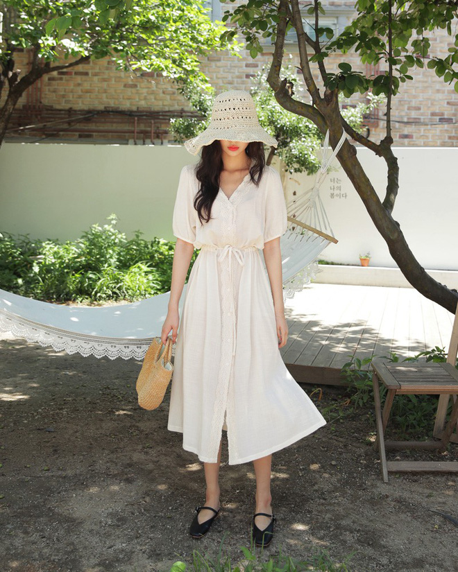 Hè đến, không gì tuyệt hơn là ngày nào cũng được diện loạt kiểu váy nhẹ tênh và xinh xắn hết nấc này