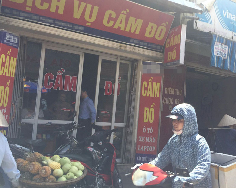 Thua đau vì Argentina: Dân độ cầm 500 chiếc smartphone, tiệm cầm đồ cháy két