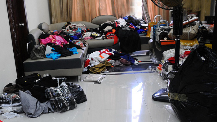 Bắt hàng xách tay phải có... đặc tình