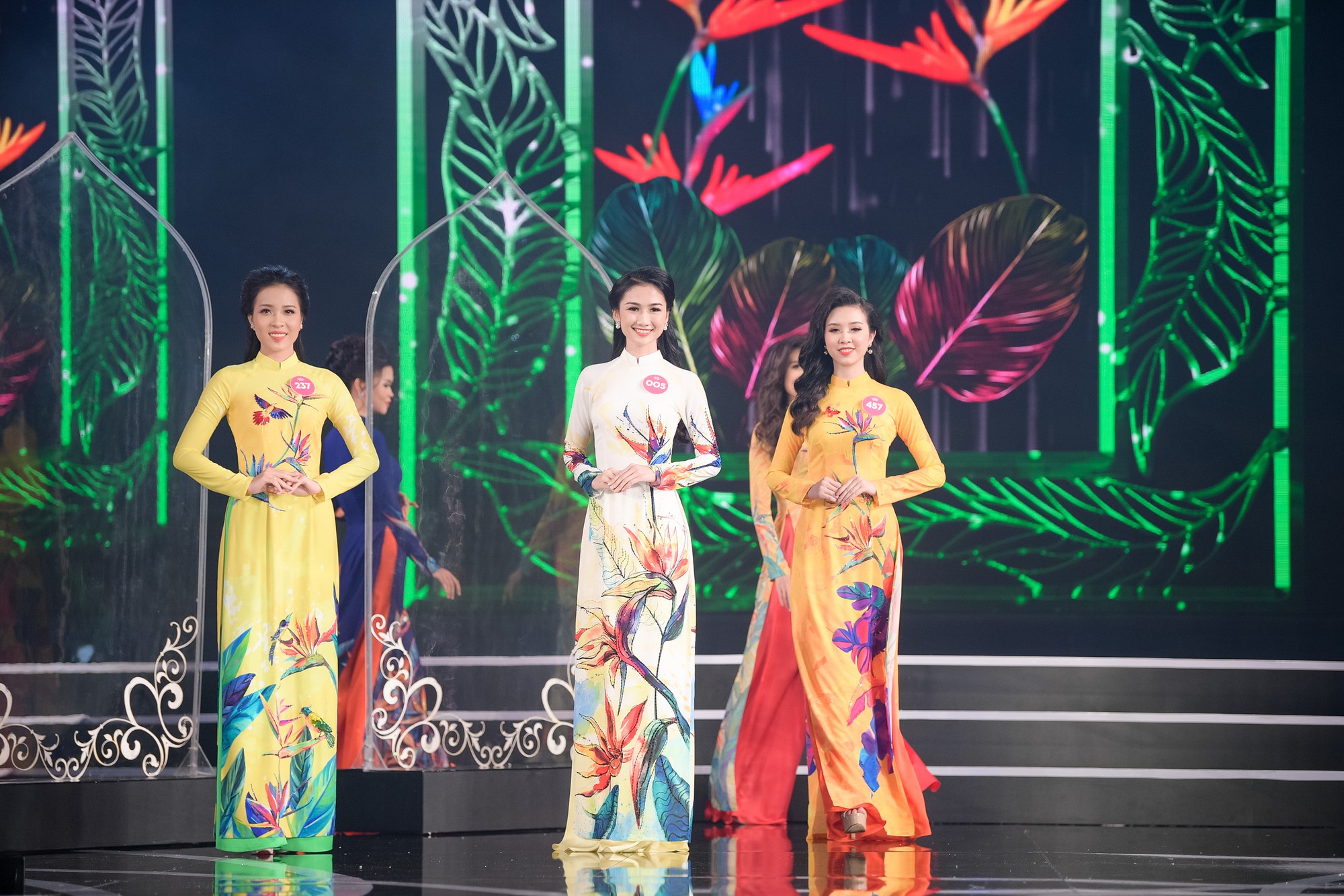 Chung khảo Hoa hậu Việt Nam 2018: Kết thúc phần thi dạ hội, 19 thí sinh được lựa chọn bước vào đêm thi chung kết