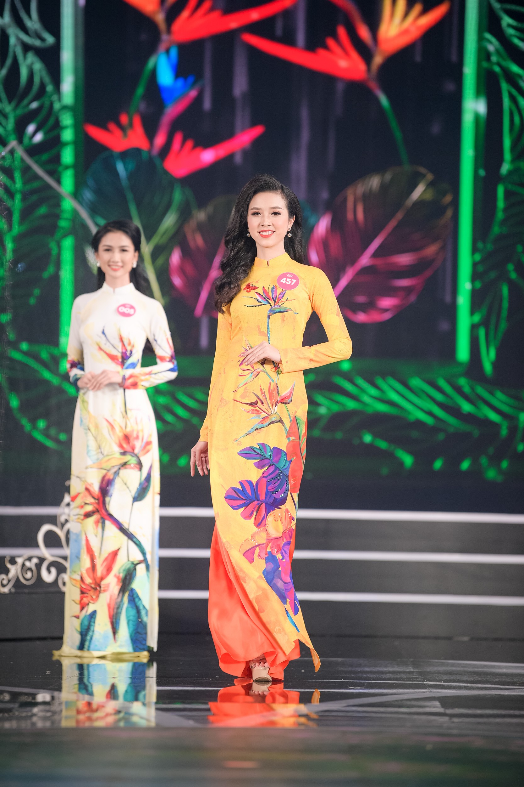 Chung khảo Hoa hậu Việt Nam 2018: Kết thúc phần thi dạ hội, 19 thí sinh được lựa chọn bước vào đêm thi chung kết Chung khảo Hoa hậu Việt Nam 2018: Kết thúc phần thi dạ hội, 19 thí sinh được lựa chọn bước vào đêm thi chung kết