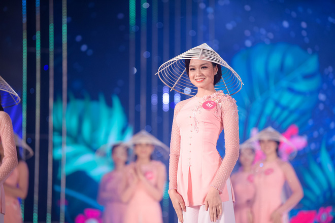 Chung khảo Hoa hậu Việt Nam 2018: Kết thúc phần thi dạ hội, 19 thí sinh được lựa chọn bước vào đêm thi chung kết Chung khảo Hoa hậu Việt Nam 2018: Kết thúc phần thi dạ hội, 19 thí sinh được lựa chọn bước vào đêm thi chung kết
