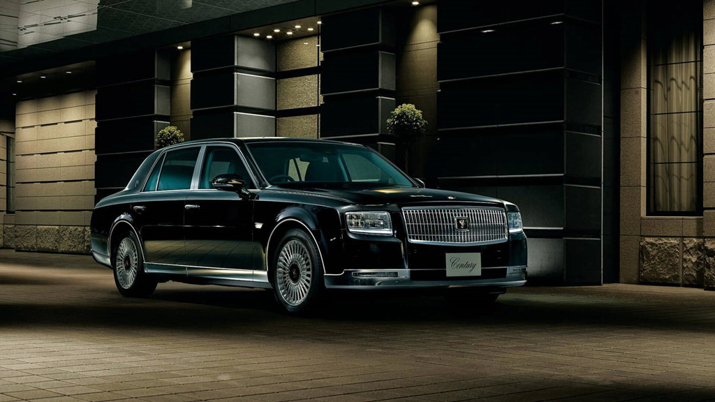 Giá bán ngang siêu xe, Toyota Century làm khó người mua