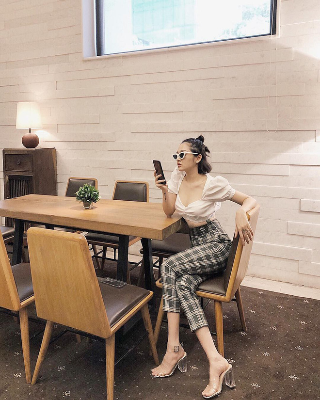 Thêm một thiết kế crop top cực đáng sắm vì ngực nhỏ hay to đều mặc đẹp hết sức Thêm một thiết kế crop top cực đáng sắm vì ngực nhỏ hay to đều mặc đẹp hết sức