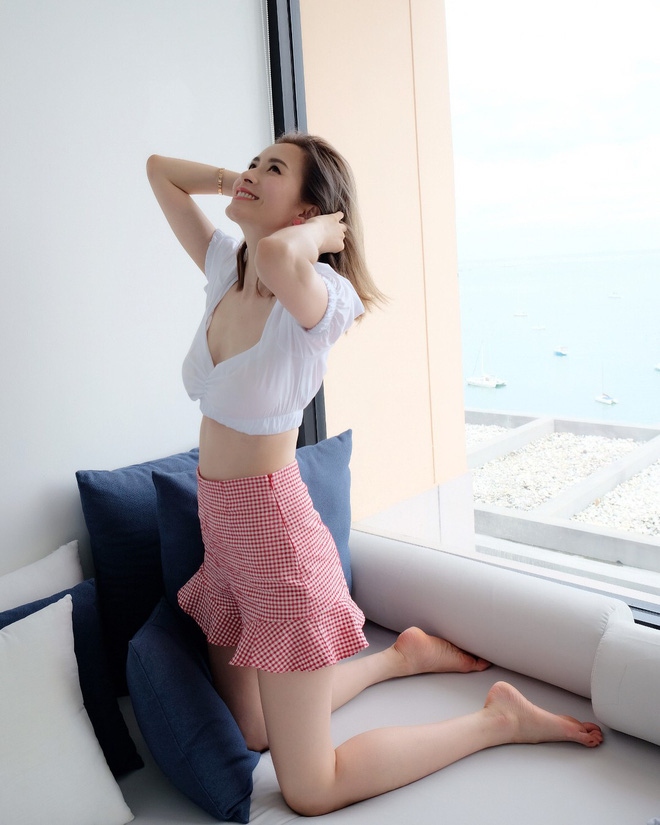 Thêm một thiết kế crop top cực đáng sắm vì ngực nhỏ hay to đều mặc đẹp hết sức Thêm một thiết kế crop top cực đáng sắm vì ngực nhỏ hay to đều mặc đẹp hết sức