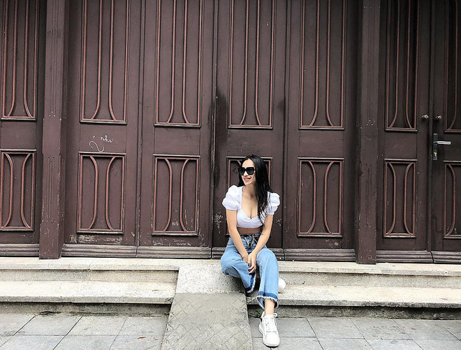 Thêm một thiết kế crop top cực đáng sắm vì ngực nhỏ hay to đều mặc đẹp hết sức Thêm một thiết kế crop top cực đáng sắm vì ngực nhỏ hay to đều mặc đẹp hết sức