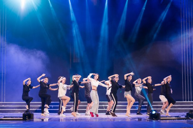 Trước giờ G, Chi Pu tập luyên vũ đạo nóng bỏng cho đêm Chung khảo phía Nam HHVN 2018 Trước giờ G, Chi Pu tập luyên vũ đạo nóng bỏng cho đêm Chung khảo phía Nam HHVN 2018