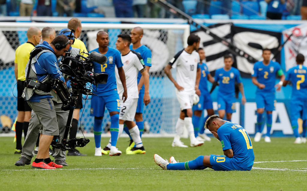 Neymar chưa xứng tầm kẻ thách thức đế chế Ronaldo - Messi