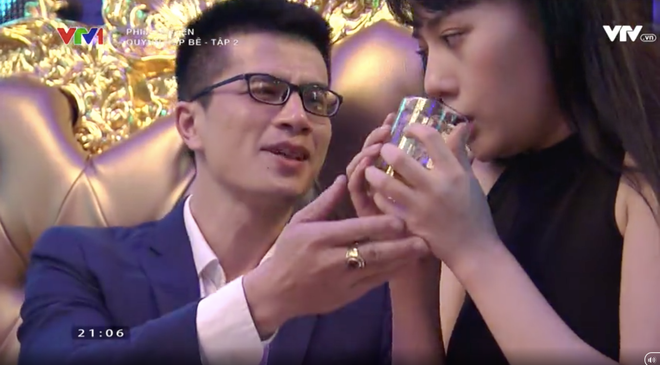 Quỳnh Búp Bê: Phạm lỗi ngay lần đầu tiếp khách, Quỳnh bị dọa cưỡng bức tập thể Quỳnh Búp Bê: Phạm lỗi ngay lần đầu tiếp khách, Quỳnh bị dọa cưỡng bức tập thể