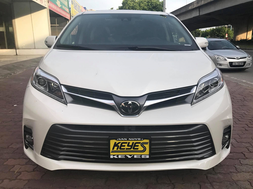 Toyota Sienna Limited 2018 về Việt Nam, giá hơn 4 tỷ đồng Toyota Sienna Limited 2018 về Việt Nam, giá hơn 4 tỷ đồng