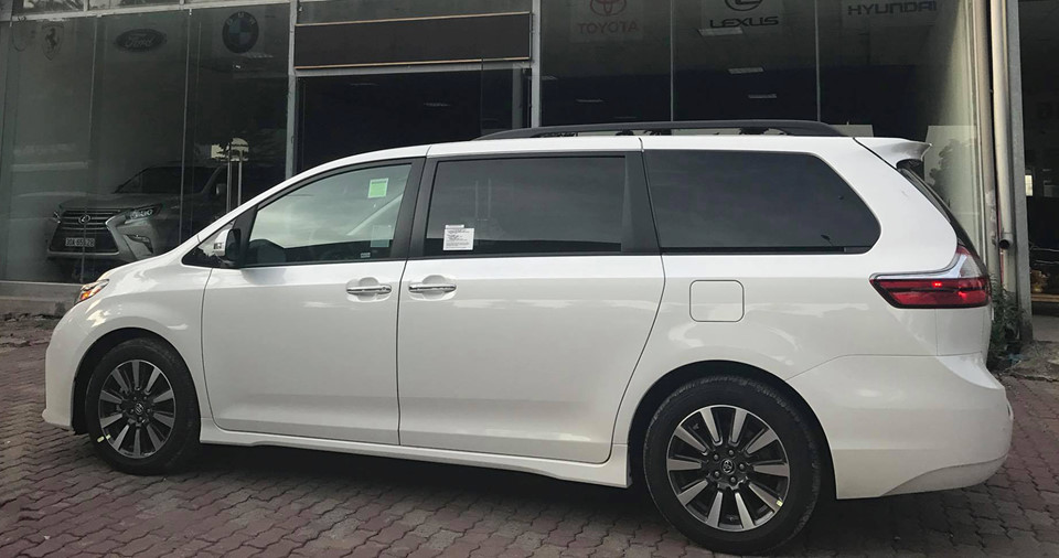 Toyota Sienna Limited 2018 về Việt Nam, giá hơn 4 tỷ đồng Toyota Sienna Limited 2018 về Việt Nam, giá hơn 4 tỷ đồng