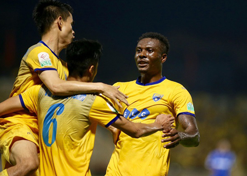 Thanh Hóa hạ Bình Dương nhờ ngoại binh tỏa sáng