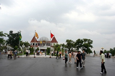 Người quản lý casino phải có bằng đại học trở lên