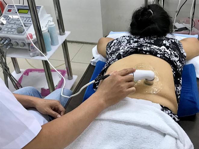 Đau lưng: Bạn đã ngồi quá lâu