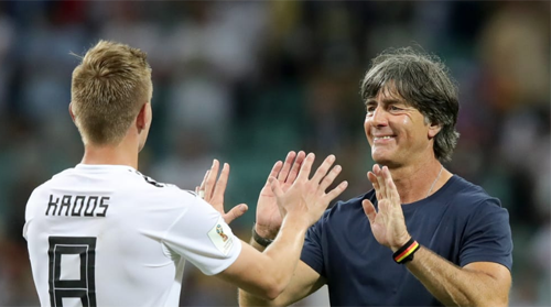 Joachim Low: Đức như đi tàu lượn, trong một bộ phim giật gân