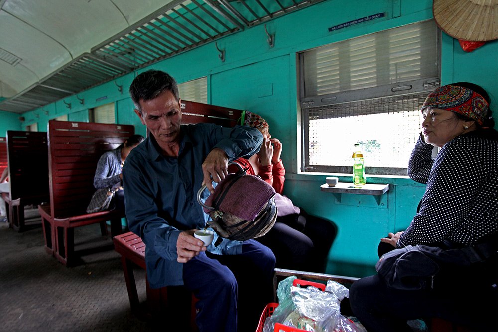 Đoàn tàu rời ga ở Hà Nội với 1 hành khách duy nhất