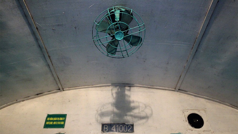 Đoàn tàu rời ga ở Hà Nội với 1 hành khách duy nhất