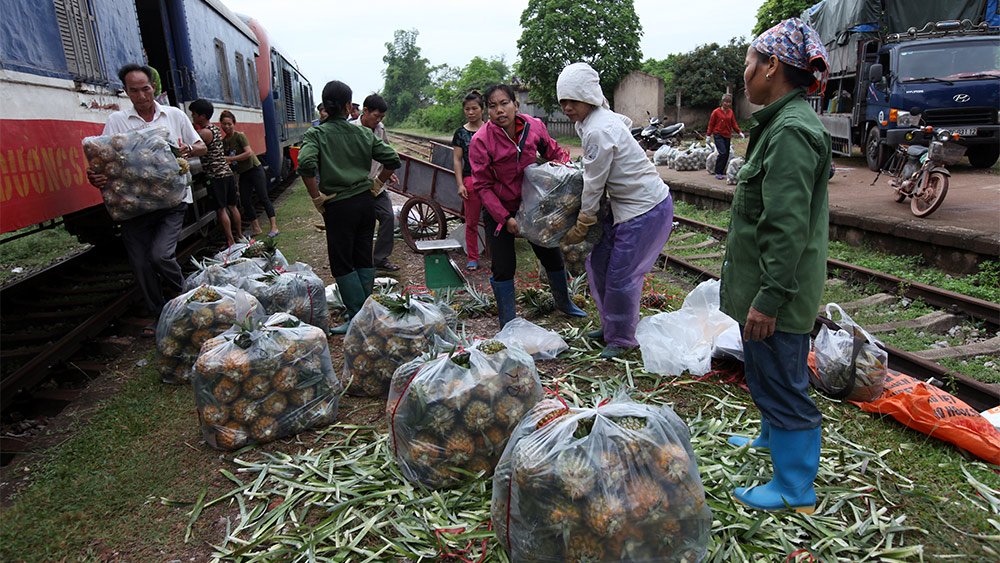 Đoàn tàu rời ga ở Hà Nội với 1 hành khách duy nhất