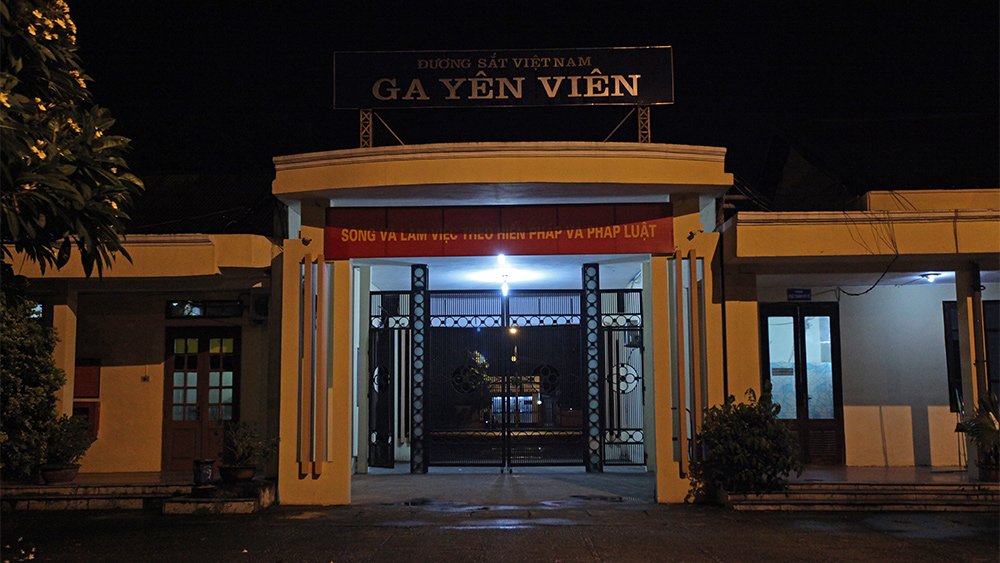 Đoàn tàu rời ga ở Hà Nội với 1 hành khách duy nhất