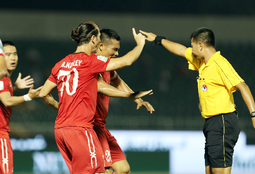 HLV Miura: ‘CLB TP HCM đủ sức trụ hạng V-League’