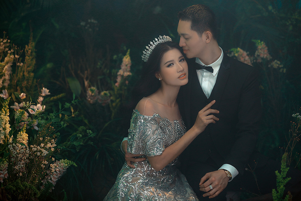 Trang Trần khoe ảnh cưới lãng mạn bên ông xã Việt kiều