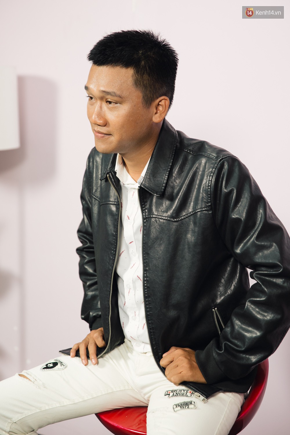 Mr Cần Trô - anh chàng CSGT đang chiếm spotlight trên MXH: Con gái chủ động quá... mình sợ