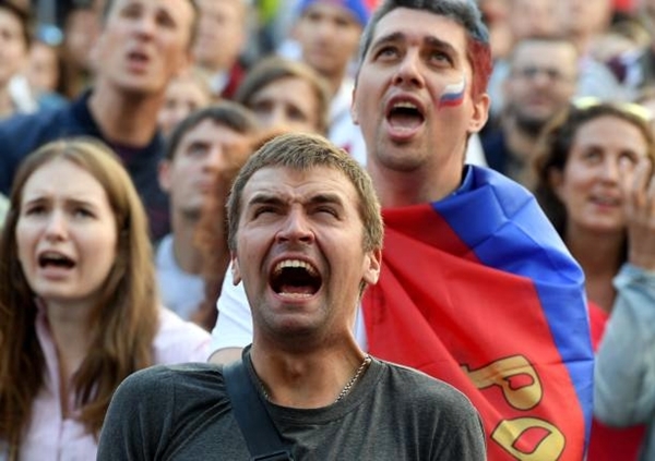 Uruguay đè bẹp Nga trong thế hơn người