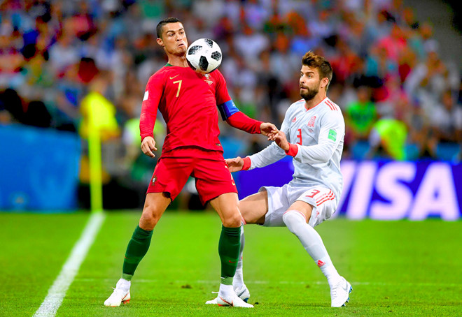 Nga gặp Uruguay: Ngày ‘phú ông’ đối đầu ‘lão hà tiện’