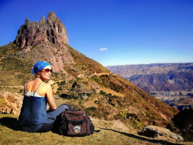 Dựng lều chỗ vắng, nữ phượt thủ Anh bị nhóm cầm mã tấu hãm hiếp