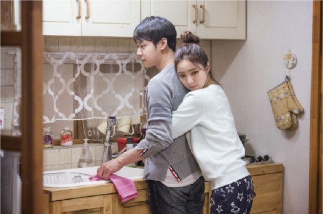 Bị chồng chê lười chảy thây, nuôi con cũng không xong, vợ chỉ cười rồi làm một việc khiến anh ta ân hận nhận sai