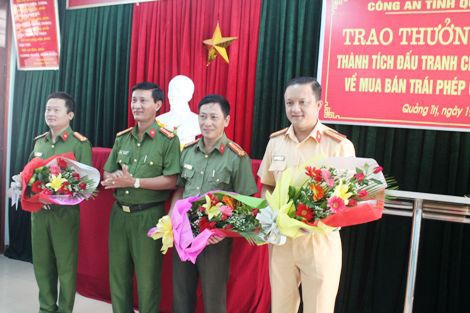 Hot girl đang nợ án vẫn buôn bán 4.000 viên ma túy tổng hợp