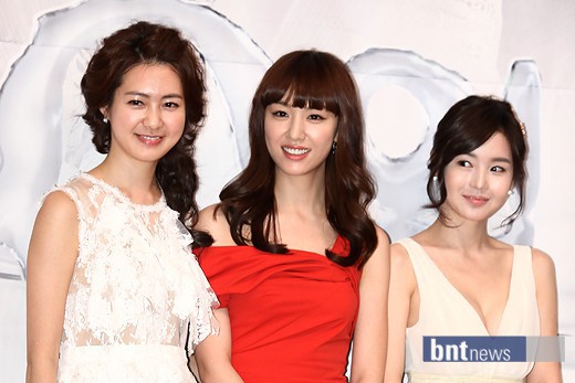 Khi mỹ nhân dao kéo – người đẹp tự nhiên xuất hiện cùng trong 1 khung hình: Nhiều lần vẻ đẹp nhân tạo thắng thế!