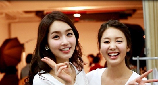 Khi mỹ nhân dao kéo – người đẹp tự nhiên xuất hiện cùng trong 1 khung hình: Nhiều lần vẻ đẹp nhân tạo thắng thế!