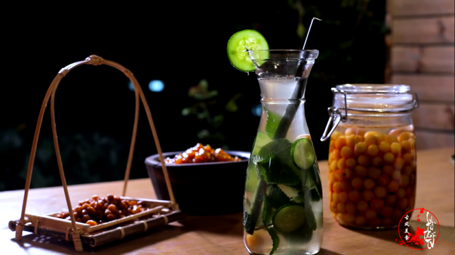 Cuộc sống đẹp như trong mơ với khu vườn không khác gì cổ tích của cô gái trẻ vừa xinh đẹp lại vô cùng đa tài