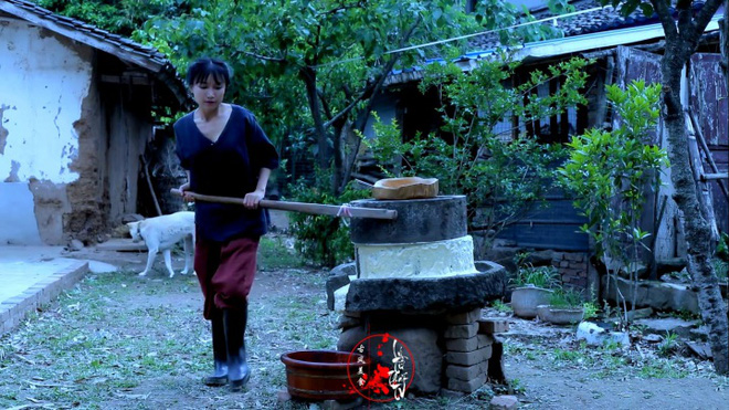 Cuộc sống đẹp như trong mơ với khu vườn không khác gì cổ tích của cô gái trẻ vừa xinh đẹp lại vô cùng đa tài