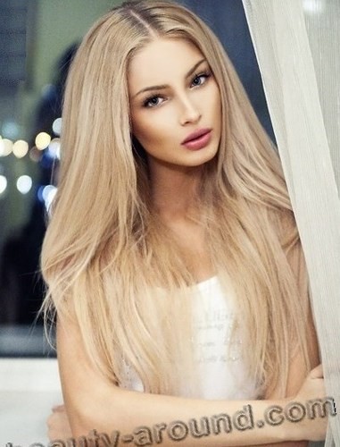 Ngắm các nàng thơ Nga siêu gợi cảm trước trận đối đầu với Uruguay