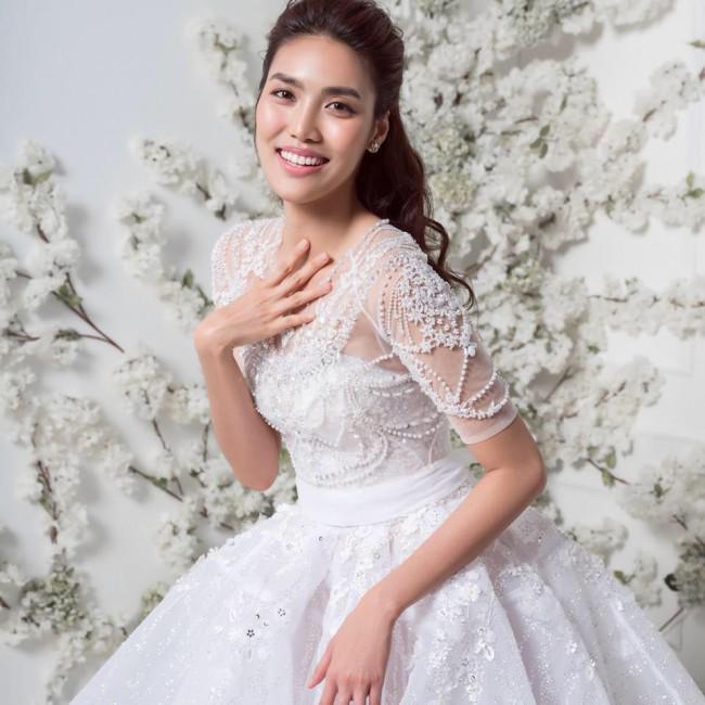 Hé lộ gia thế cực khủng của chồng sắp cưới Hoa khôi Lan Khuê