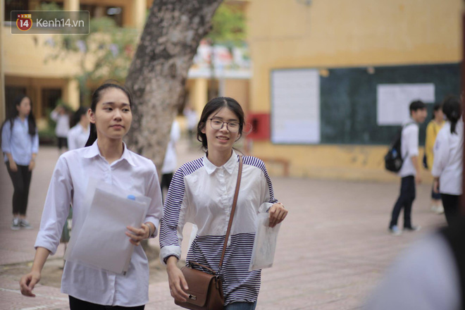 4.105 thí sinh bỏ thi, 27 thí sinh vi phạm quy chế, gian lận trong buổi thi môn Ngữ Văn 4.105 thí sinh bỏ thi, 27 thí sinh vi phạm quy chế, gian lận trong buổi thi môn Ngữ Văn