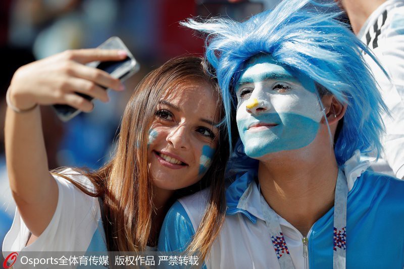 MXH tràn ngập hình ảnh của những nữ cổ động viên xinh đẹp trên khắp khán đài World Cup MXH tràn ngập hình ảnh của những nữ cổ động viên xinh đẹp trên khắp khán đài World Cup